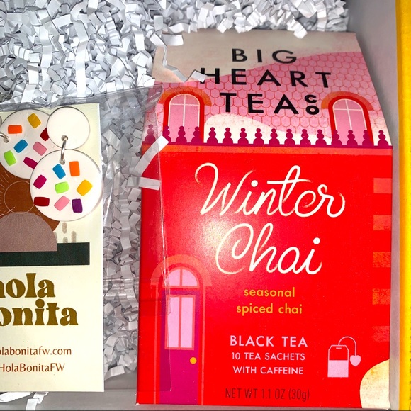 The Confetti Post Holiday Box - Brand New - Picture 5 of 11